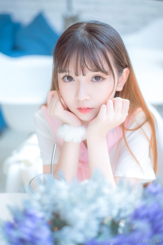 “砰砰砰~”